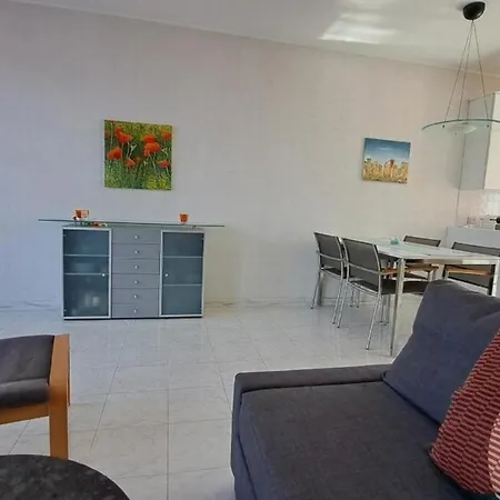 Residenza Nasca Mit Schwimmbad Castelveccana