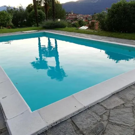 Casa vacanze Residenza Nasca Mit Schwimmbad Castelveccana